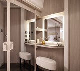 Prestige F5.7 Vanity desk